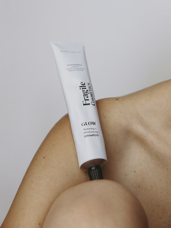 FRAGILE COSMETICS GLOW restoring + moisturising shampoo