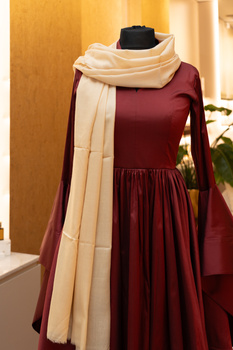 PASZMINA KASZMIROWA MONOCOLOR WANILIOWY 